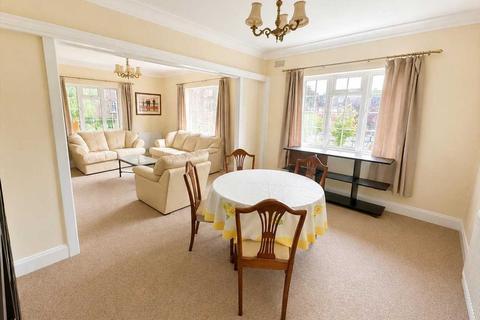 3 bedroom flat for sale, Herga Court, Harrow on  the Hill