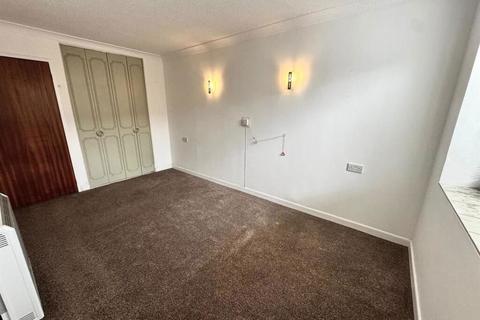 1 bedroom retirement property for sale, Brinton Lane, Hythe, Southampton, Hampshire, SO45 6EE