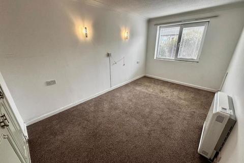 1 bedroom retirement property for sale, Brinton Lane, Hythe, Southampton, Hampshire, SO45 6EE