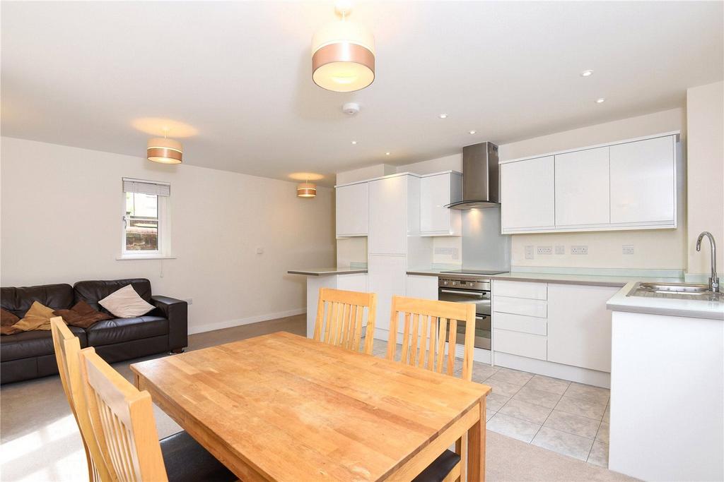 Apartment in Reading - View 4