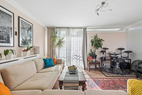 3 bedroom maisonette for sale, Grangedale Close, Northwood HA6