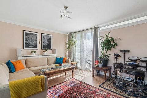 3 bedroom maisonette for sale, Grangedale Close, Northwood HA6