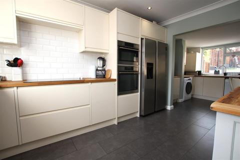 4 bedroom terraced house for sale, Crayford Way, Crayford, Dartford