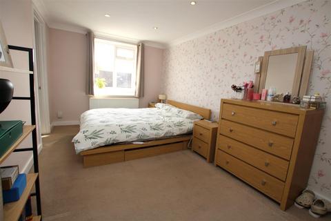 4 bedroom terraced house for sale, Crayford Way, Crayford, Dartford