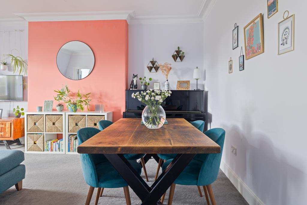 Apartment in Edinburgh - More