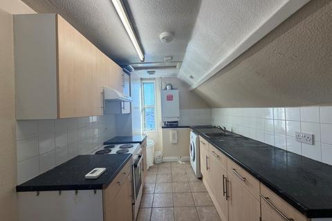 2 bedroom flat for sale, Broadway, West Ealing W13
