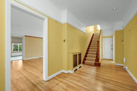 undefined, Pelhams Walk, Esher, Surrey, KT10