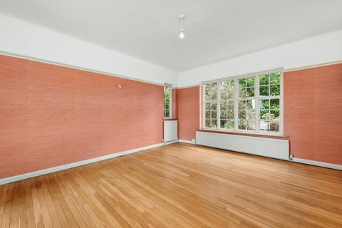 undefined, Pelhams Walk, Esher, Surrey, KT10