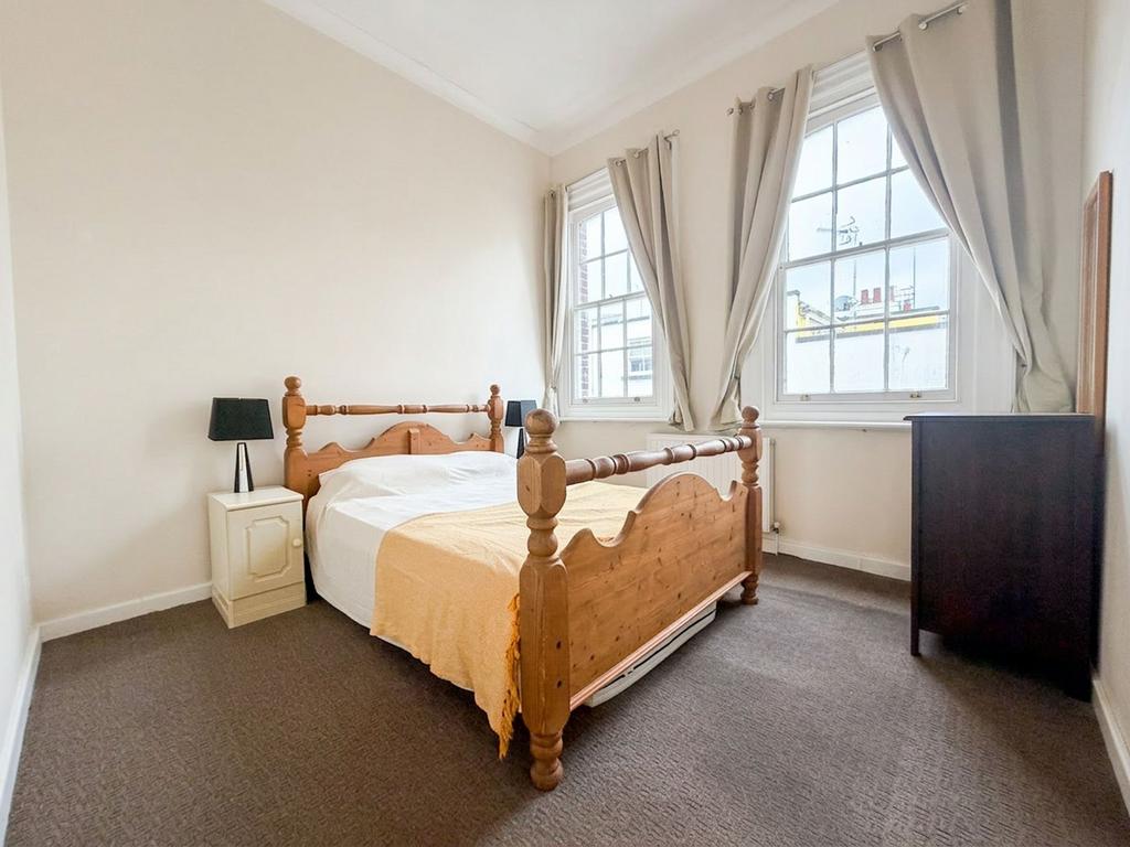 House in Brighton - View 3