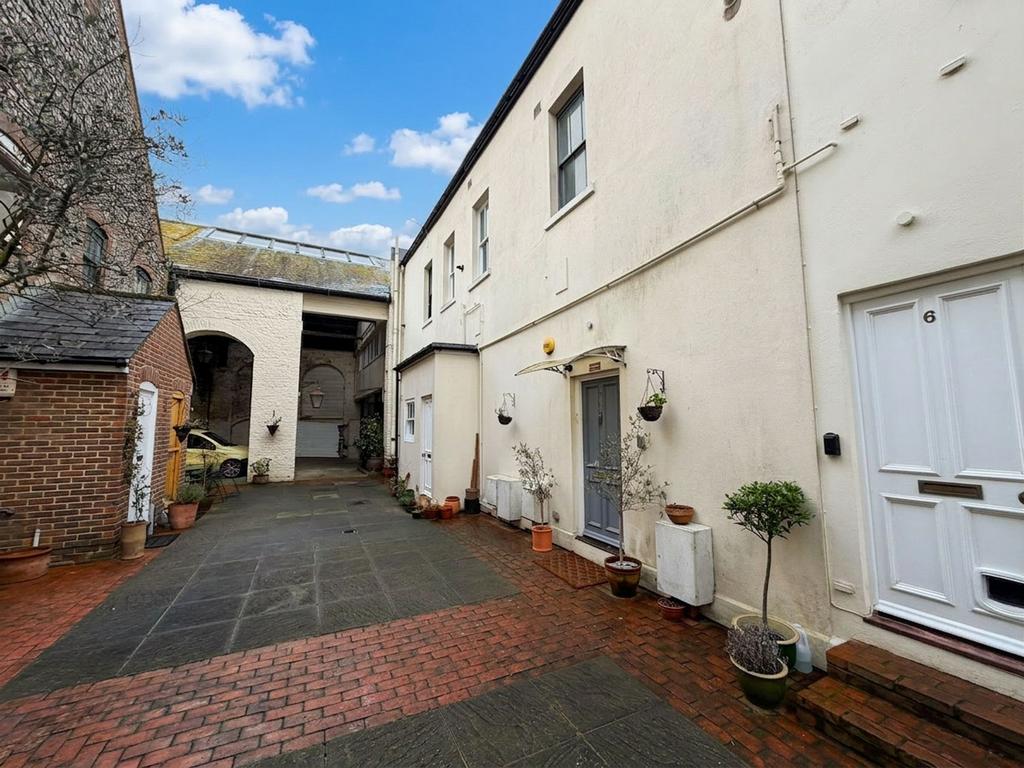 House in Brighton - More