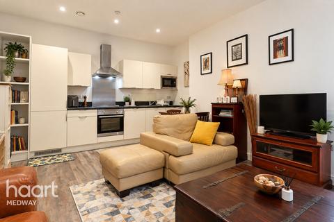 2 bedroom apartment for sale, Bishops Court Street, Rochester