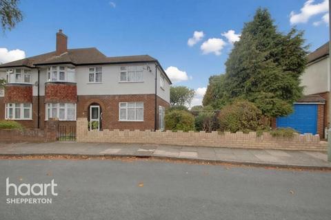 4 bedroom semi-detached house for sale, Southfields Avenue, Ashford