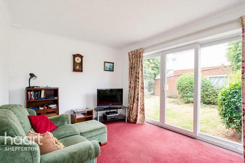4 bedroom semi-detached house for sale, Southfields Avenue, Ashford