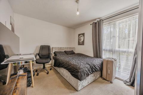 2 bedroom flat for sale, Brighton Road, PURLEY, Surrey, CR8