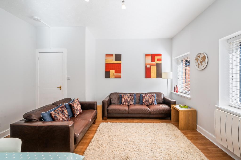 Apartment in Edinburgh - View 3