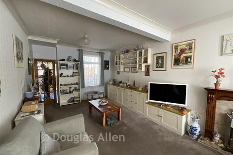2 bedroom terraced house for sale, Chelmsford Road, Walthamstow