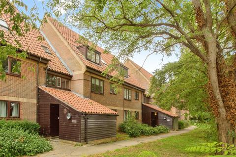 1 bedroom flat for sale, Armstrong Close, Newmarket