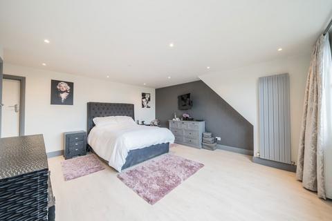 4 bedroom semi-detached house for sale, Chepstow Road, London W7