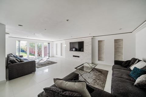 3 bedroom detached house for sale, Coppermill Road, Wraysbury, TW19