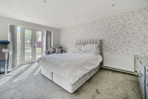3 bedroom detached house for sale, Coppermill Road, Wraysbury, TW19
