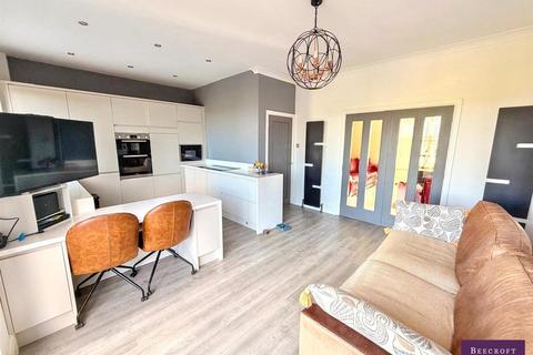 4 bedroom detached house for sale, Barnsley Road, Wombwell, Barnsley
