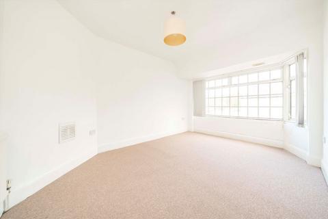 3 bedroom house for sale, Mayfield Gardens, London W7