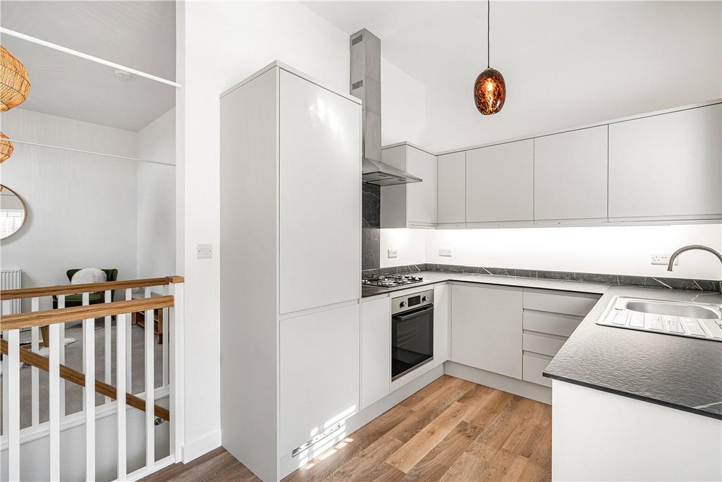 Apartment in Oxfordshire - View 3