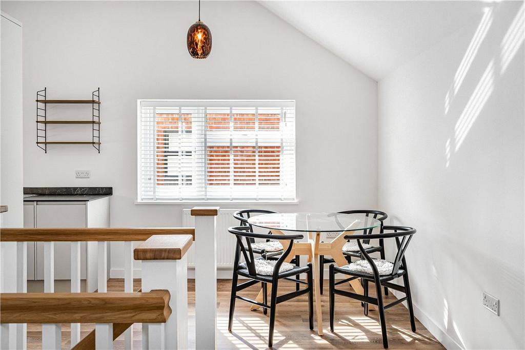 Apartment in Oxfordshire - View 4