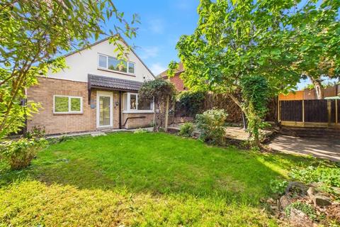 3 bedroom detached house for sale, North Park Drive, Northamptonshire NN16