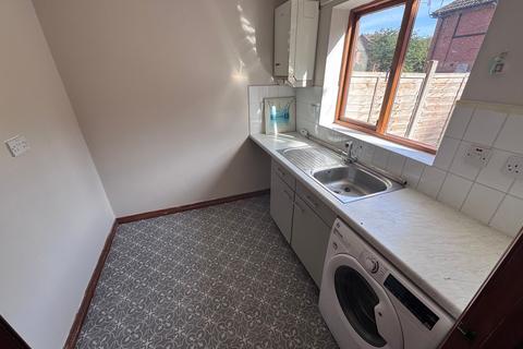 3 bedroom end of terrace house to rent, Cricket Close, Coventry, CV5