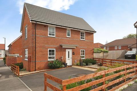 3 bedroom detached house for sale, Osprey Place, Newent GL18