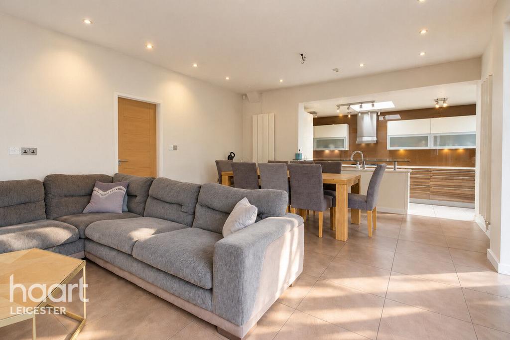 House in Leicester, Thurnby Lodge - View 5