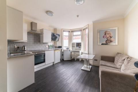 3 bedroom flat for sale, West End Terrace, Southport PR8