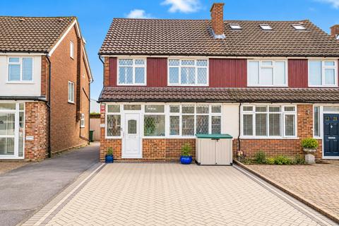 4 bedroom semi-detached house for sale, Lynegrove Avenue, Ashford, TW15
