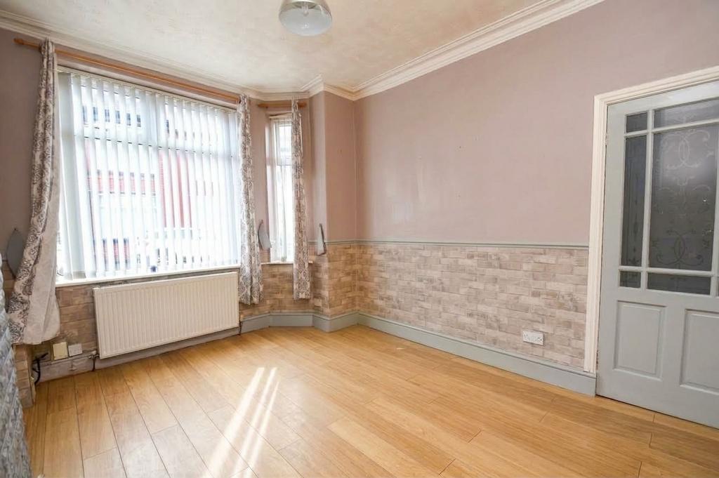 House in Salford - View 3