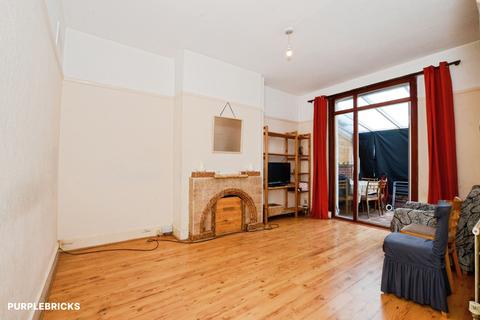 3 bedroom end of terrace house for sale, Whitby Road, Harrow, HA2
