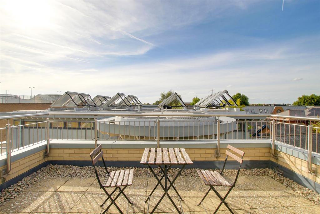 Apartment in Cambridge - View 5