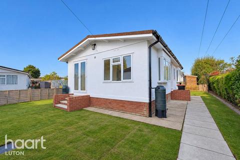 2 bedroom park home for sale, Half Moon Lane, Luton