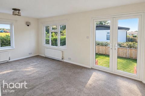 2 bedroom park home for sale, Half Moon Lane, Luton