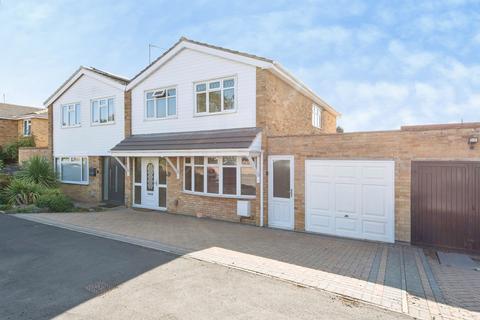 4 bedroom detached house for sale, Dryden Crescent, Stevenage