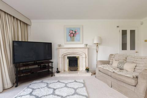 3 bedroom flat for sale, Flat 4, 2, Succoth Court, Ravelston, Edinburgh, EH12 6BZ