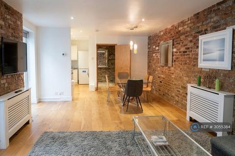 2 bedroom semi-detached house to rent, Fullwood's Mews, London, N1