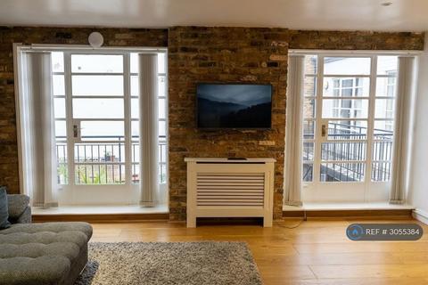 2 bedroom semi-detached house to rent, Fullwood's Mews, London, N1