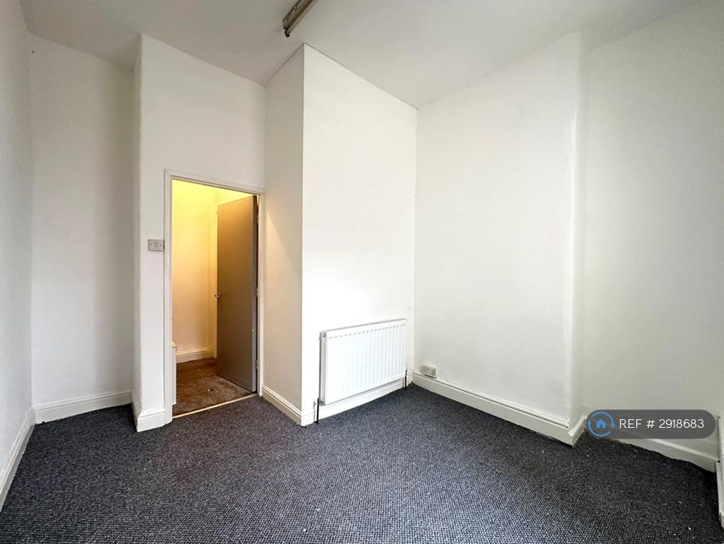 Apartment in Liverpool - More