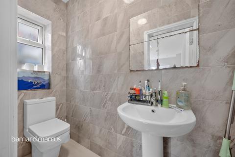 4 bedroom detached house for sale, Grosvenor Gardens, Wallington