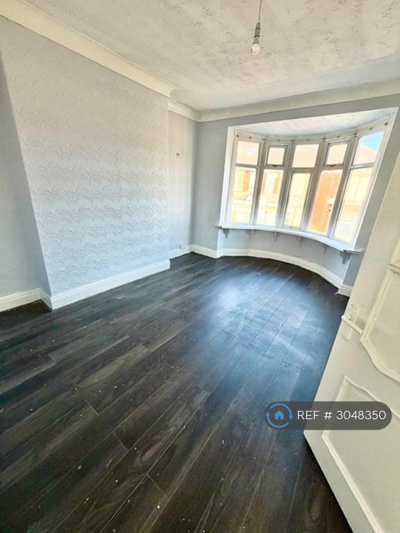 Apartment in Newcastle upon Tyne, Tyne and Wear - View 2