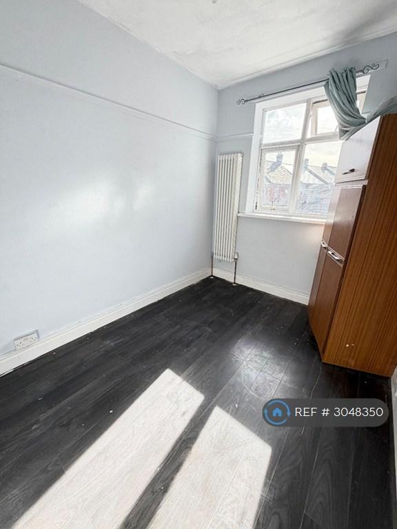 Apartment in Newcastle upon Tyne, Tyne and Wear - View 3