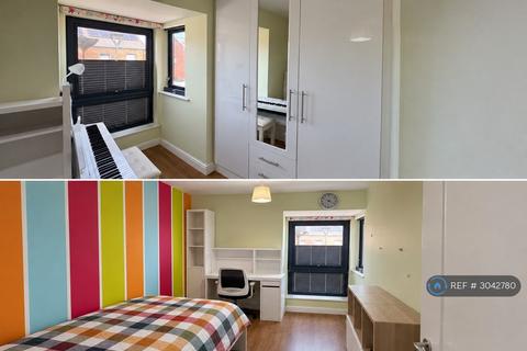 3 bedroom end of terrace house to rent, Fowler Way, Uxbridge, UB10