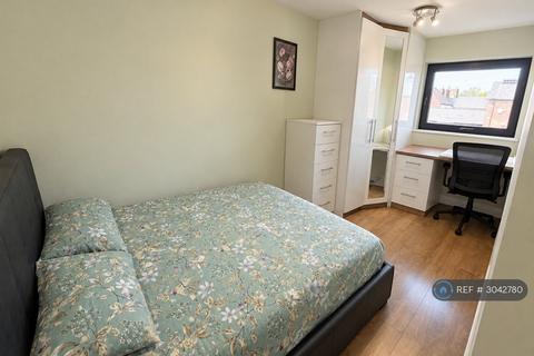 3 bedroom end of terrace house to rent, Fowler Way, Uxbridge, UB10