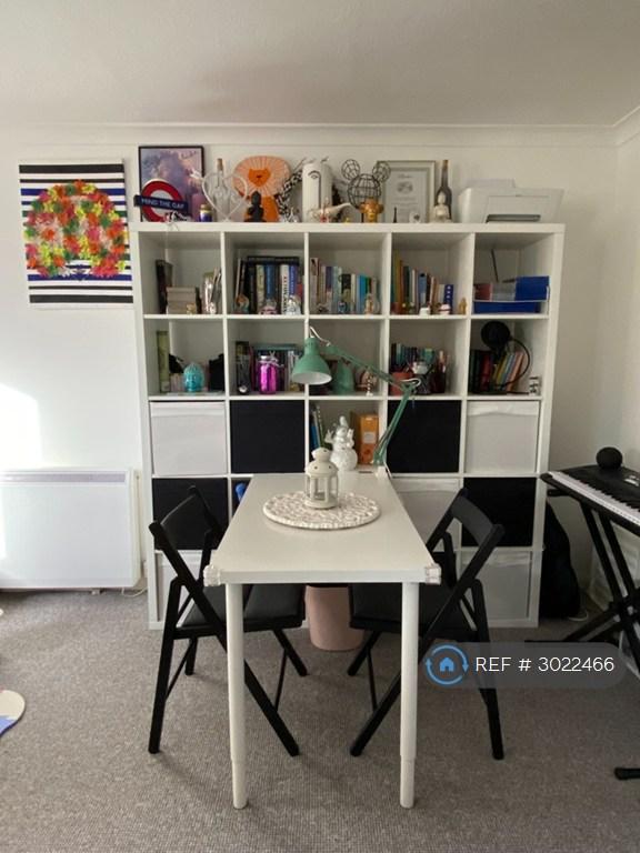 Apartment in Reading - View 2